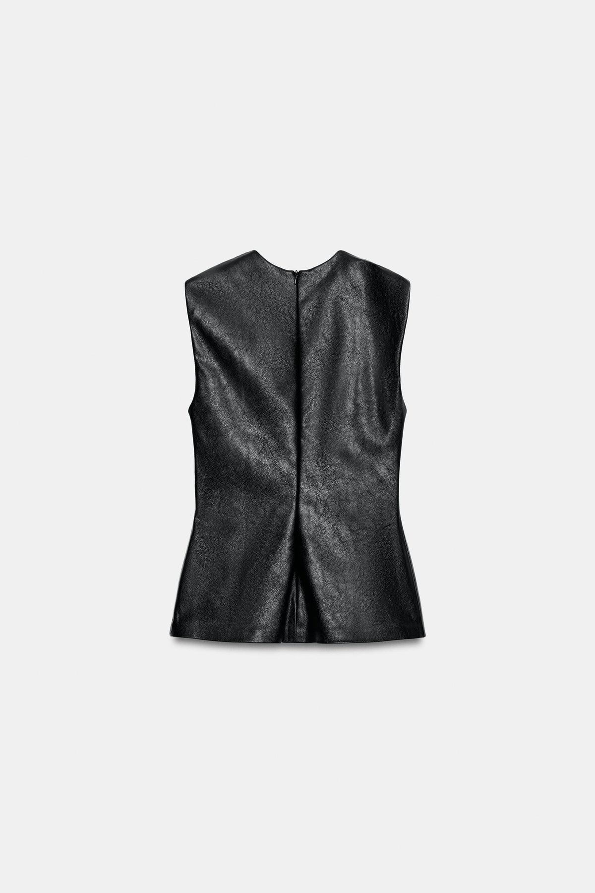 #121315, Noir